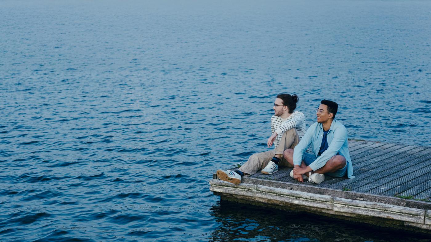 waterbeleving genieten van proper water op steiger